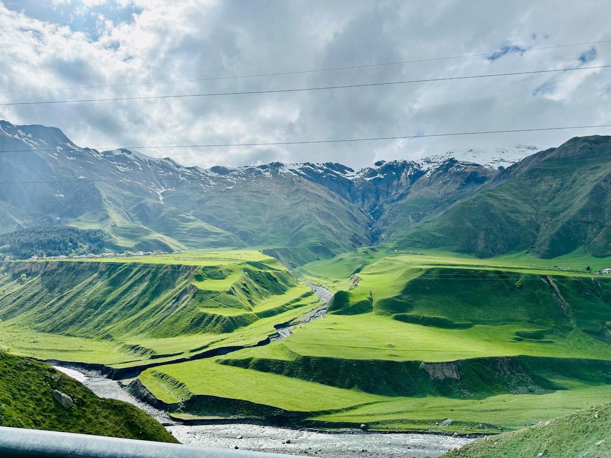 فيلا Alpine Escape Kazbegi المظهر الخارجي الصورة