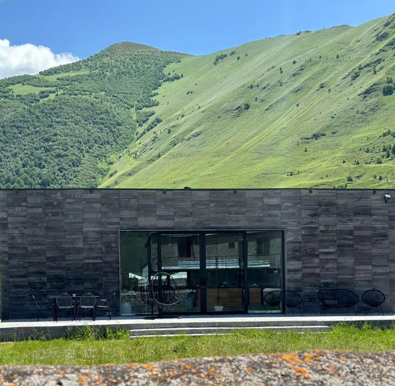فيلا Alpine Escape Kazbegi المظهر الخارجي الصورة